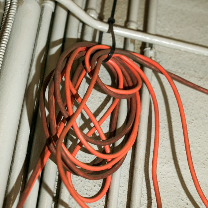 Przedłużacz ogrodowy jedno gniazdo bez uziemienia 20M pomarańczowy POB003 BERGE