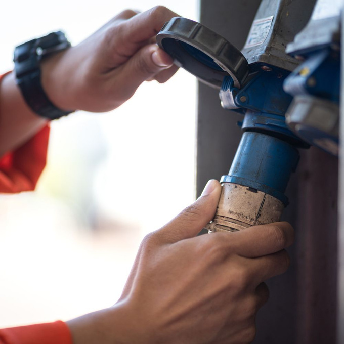 Gniazdo siłowe z klapką przenośne 32A 5P IP44 ISN 3253 SEZ