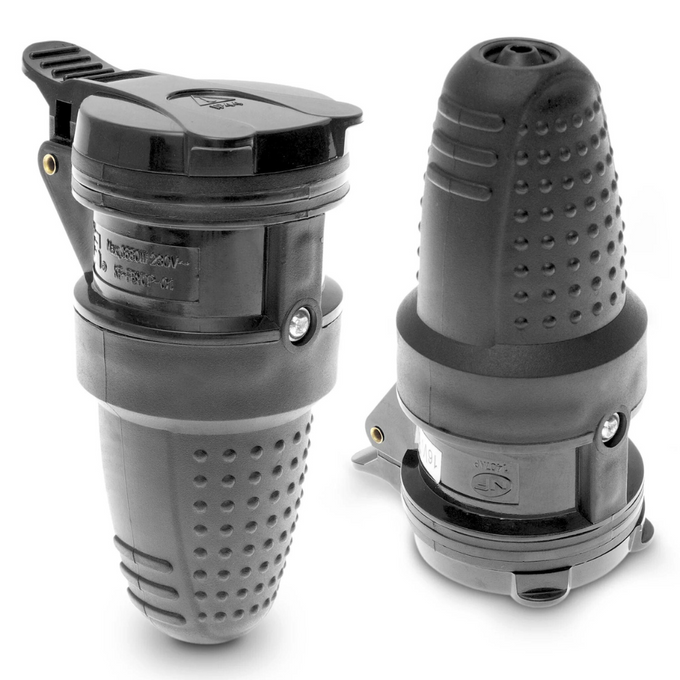 Gniazdo gumowe proste z klapką czarne 16A IP44 2P+Z GN-60H PLASTROL