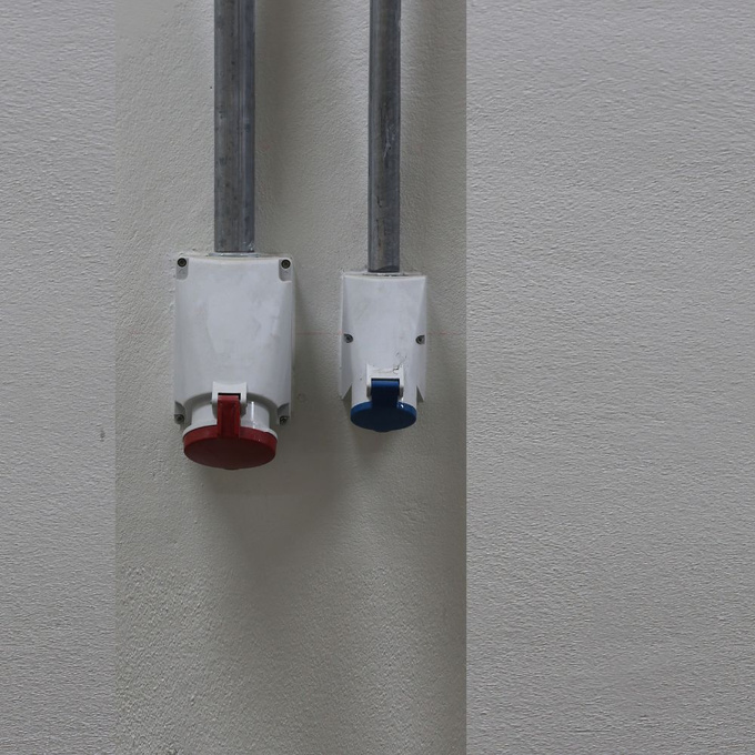 Gniazdo siłowe z klapką stałe 32A 5P IP44 IZVZ 3253 SEZ