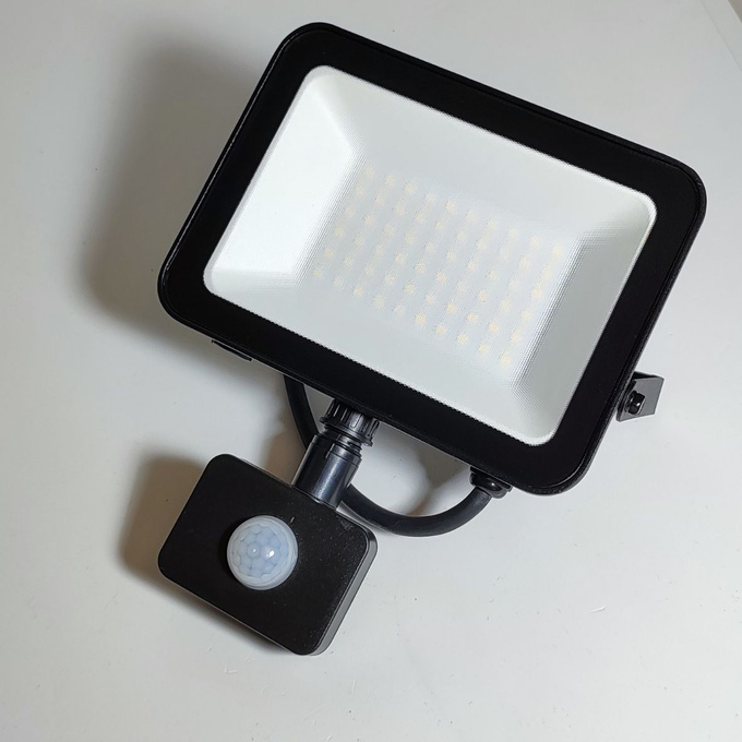 Naświetlacz LED ATRIA PRO 30W 4000K + CZUJNIK RUCHU 2700lm IP65 DIO-0449 DIOLED